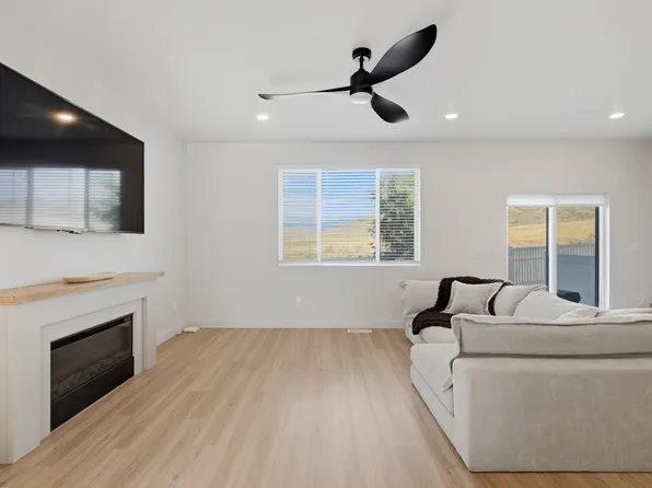 2143 N Chianti St, Saratoga Springs, UT 84045