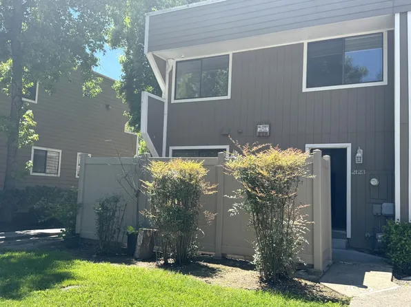 2123 W Steele Lane, Santa Rosa, CA 95403