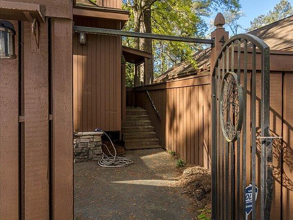 4th image of 4 Bluff Pointe Way