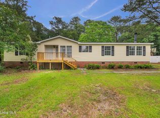 545 Groves Point Dr, Hampstead, NC 28443