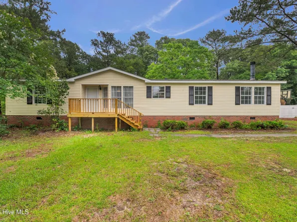 545 Groves Point Drive, Hampstead, NC 28443