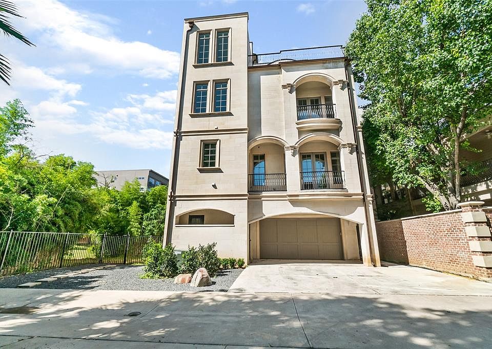 1st image of 2804 Thomas Ave #104