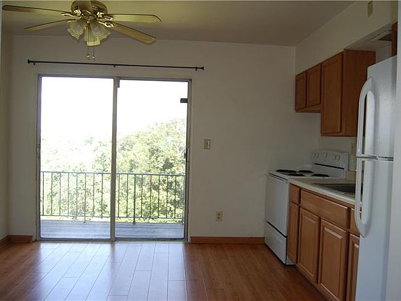 2nd image of 106 Cunningham Ln APT 1