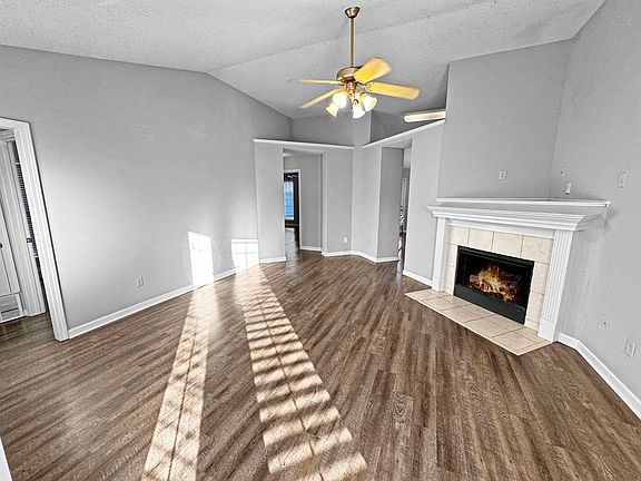 4th image of 2532 Boxford Ln