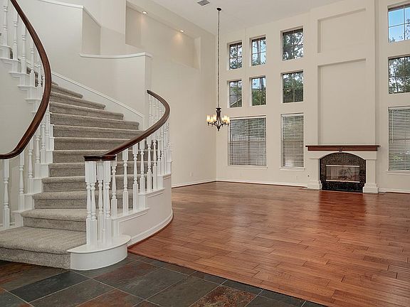 4th image of 38 S Concord Forest Cir