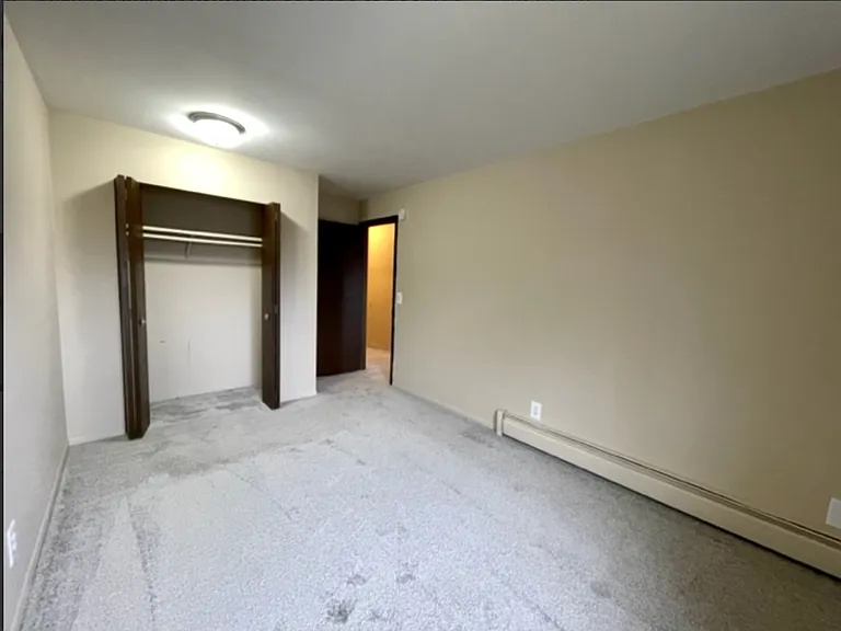 Oak Valley Apartments — Photo 31