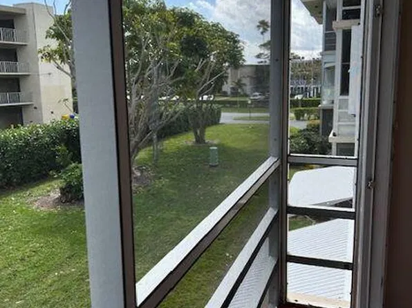 2581 N Garden Drive N #207, Lake Worth, FL 33461