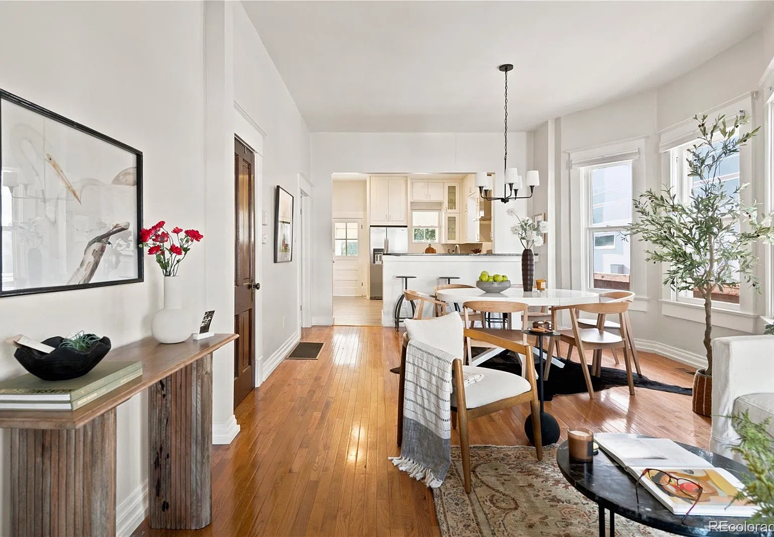 2 bed, 1587 sqft, $3,200 — Photo 3