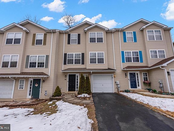 2nd image of 45 Pinckney Dr