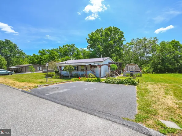 4700 Hikey St, Dover, PA 17315