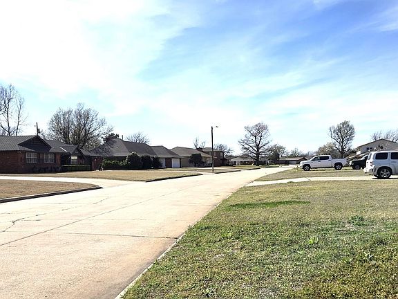 5th image of 3209 W Oklahoma Ave