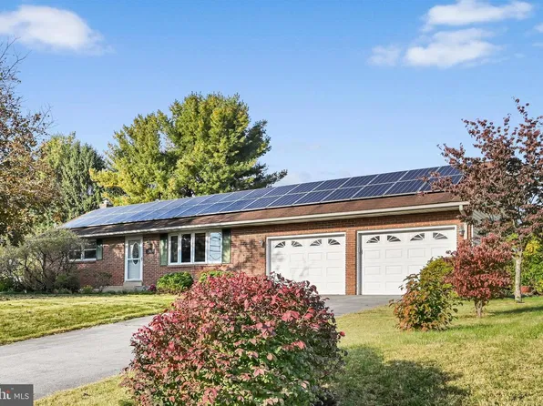 143 Schoolhouse Rd, Palmyra, PA 17078