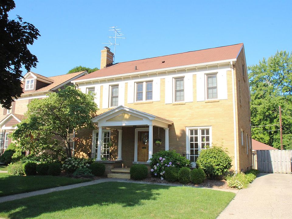 1st image of 1111 Iroquois Dr SE