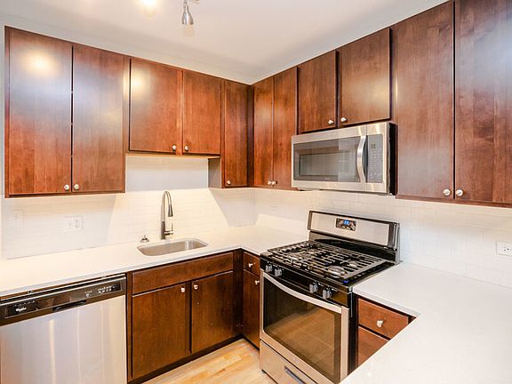 5th image of 842 E 53rd St APT 1N