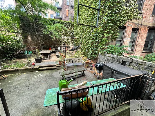 Rented by Hagstrom Management Inc | media 11