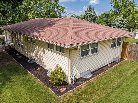 3rd image of 803 S 39th St