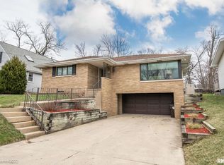 5002 N Edgebrook Dr, Peoria, IL