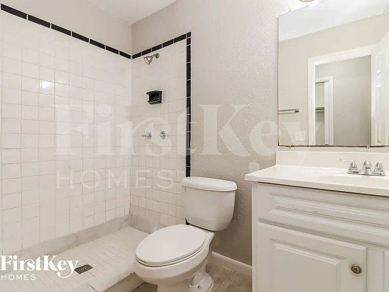 9303 N Edison Ave — Photo 10