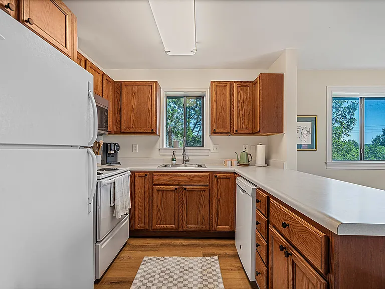 6910 Chinook Dr — Photo 10