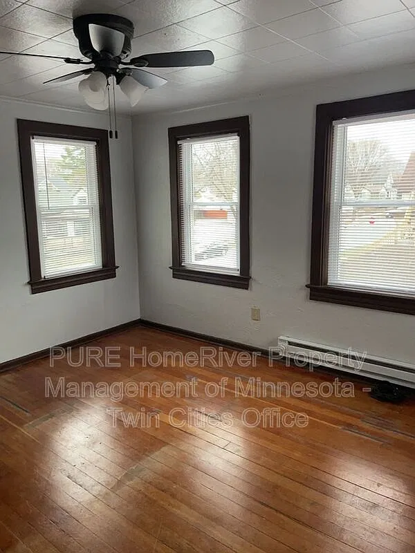2 bed, 1.0 bath, 725 sqft, $1,249 — Photo 4