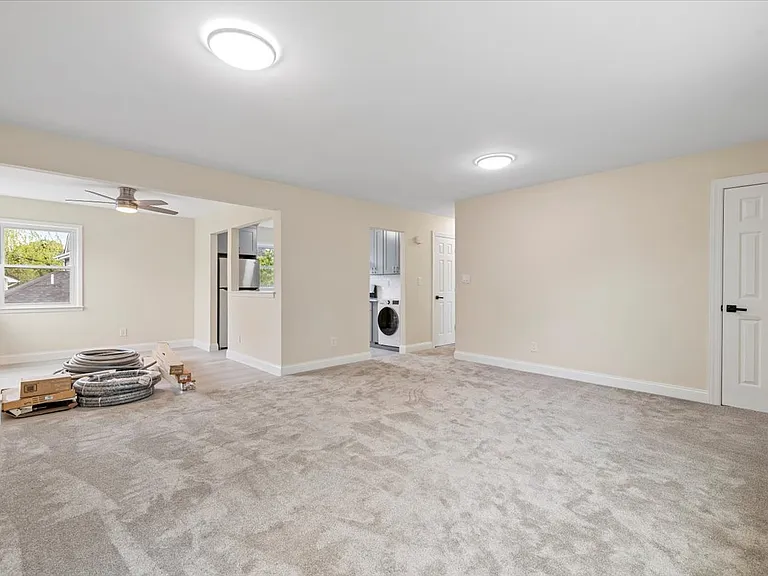 6 Hallock St #2 — Photo 5