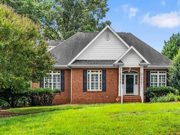 5250 Meadowlark Glen Ln, Winston Salem, NC 27106