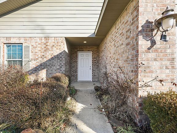 3rd image of 2908 2nd St