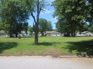 533 Park Ln, Wood River, IL