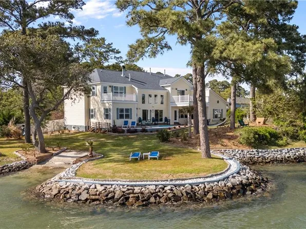 2000 English Cedar Cir, Virginia Beach, VA 23451