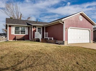 3812 Yellow Pine Ct NE, Cedar Rapids, IA 52402