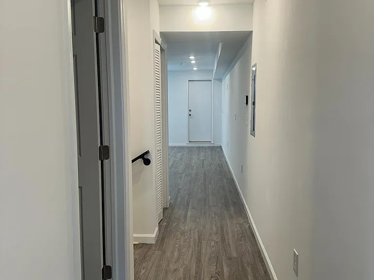 917 N 43rd St #3 — Photo 8