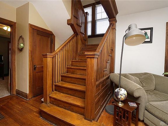 5th image of 2307 Linden Ave