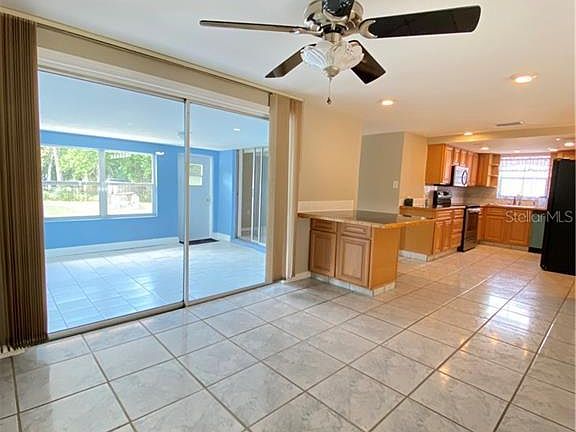 4th image of 12807 Litewood Dr