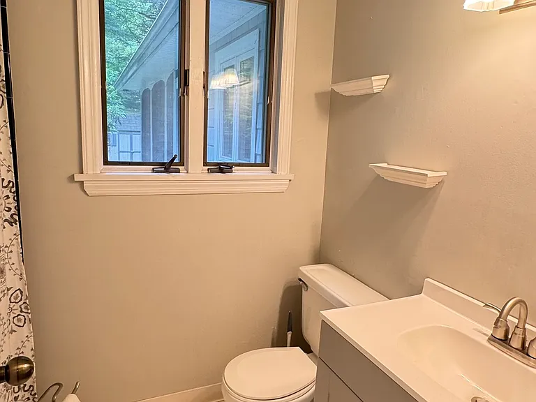 8 Midwood Rd — Photo 19