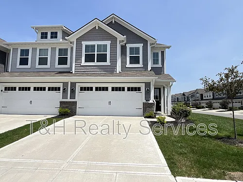 1239 Newton St Photo 1