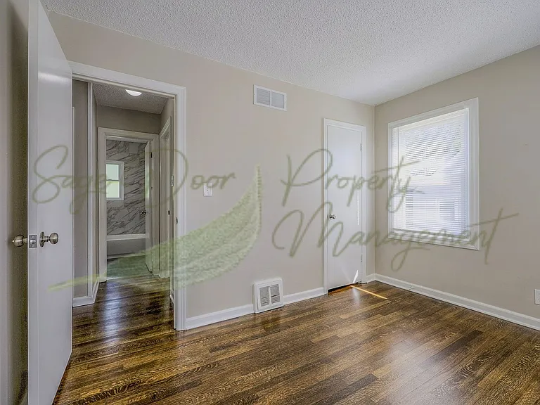 634 Thornton St — Photo 16