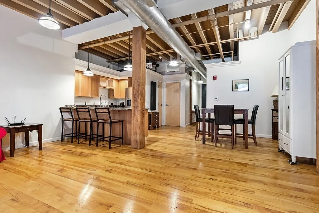 2 bed, 1.0 bath, 1080 sqft, $4,500 — Photo 4