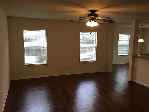 3rd image of 2411 Hiacintas Way
