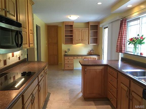 2nd image of 469 Graywood Dr