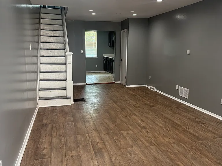 2333A Lauretta Ave — Photo 5