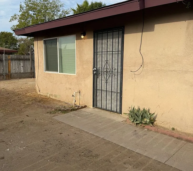 327 & 325 Dobrusky Dr