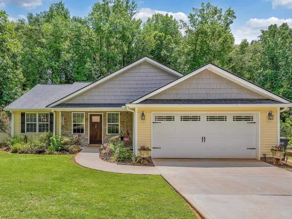 27 Daughtry Ct, Travelers Rest, SC 29690