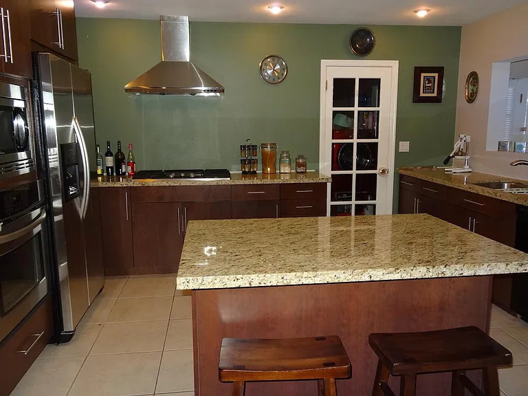 1094 Los Altos Ct — Photo 6