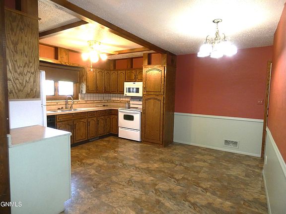4th image of 225 5th St E