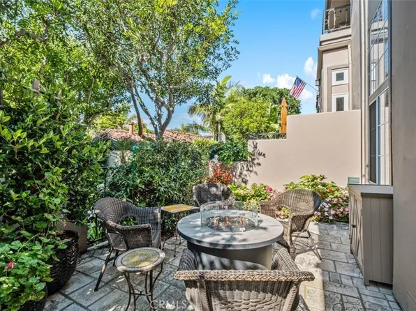 19373 Peachtree Ln, Huntington Beach, CA 92648