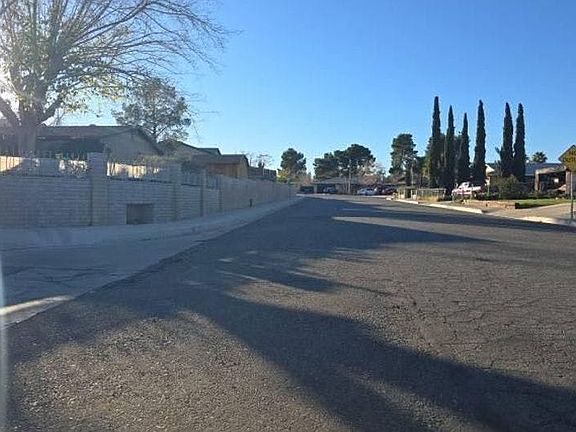 4th image of 1275 Joshua Tree Dr
