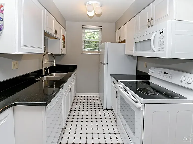 801 Delta Ave #2A — Photo 13