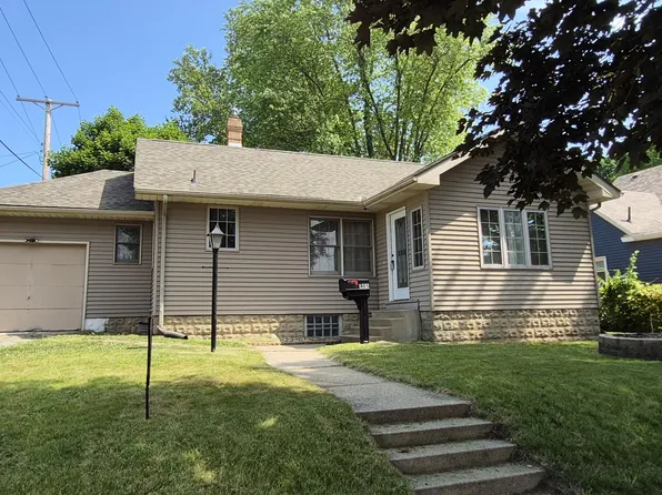 805 4th St, La Porte, IN 46350