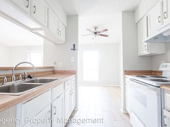 3rd image of 1020 Bird Creek Dr APT 203