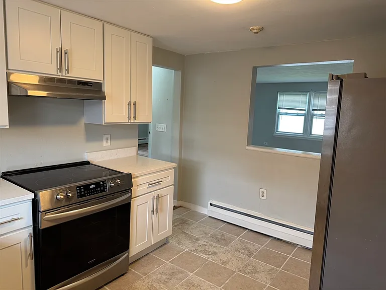 12 Essex St #5 — Photo 7